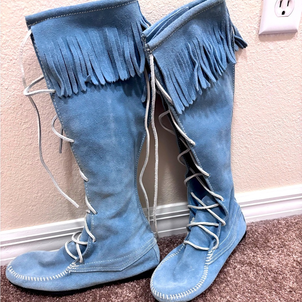 Minnetonka Suede Lace up Boots